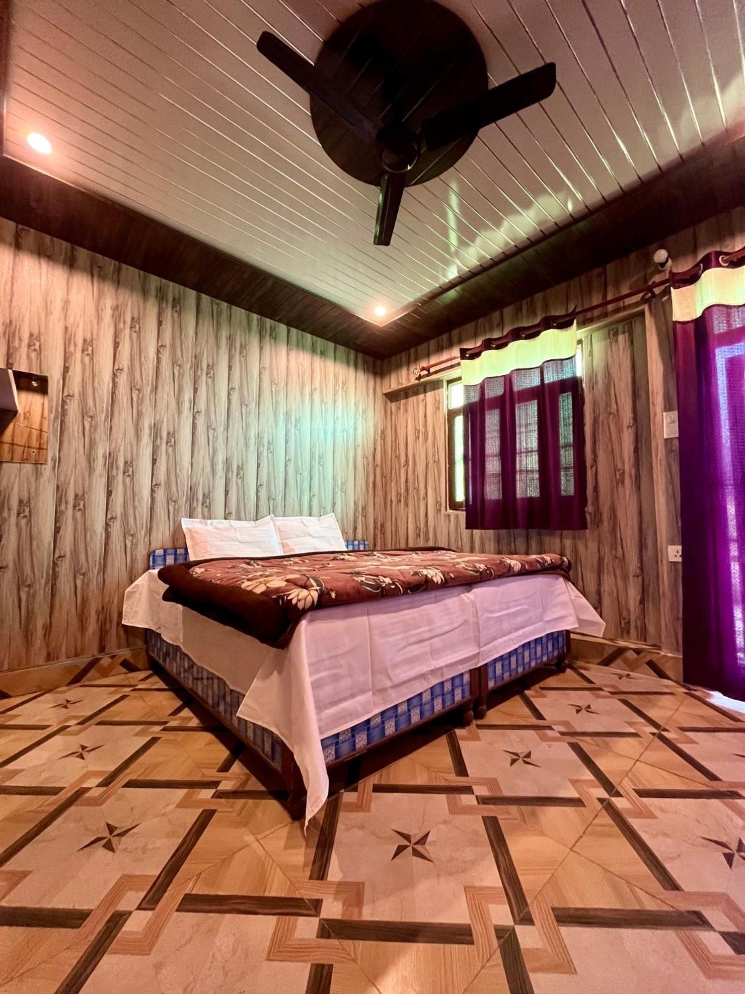 Astha Guest House Gopeshwar Luaran gambar