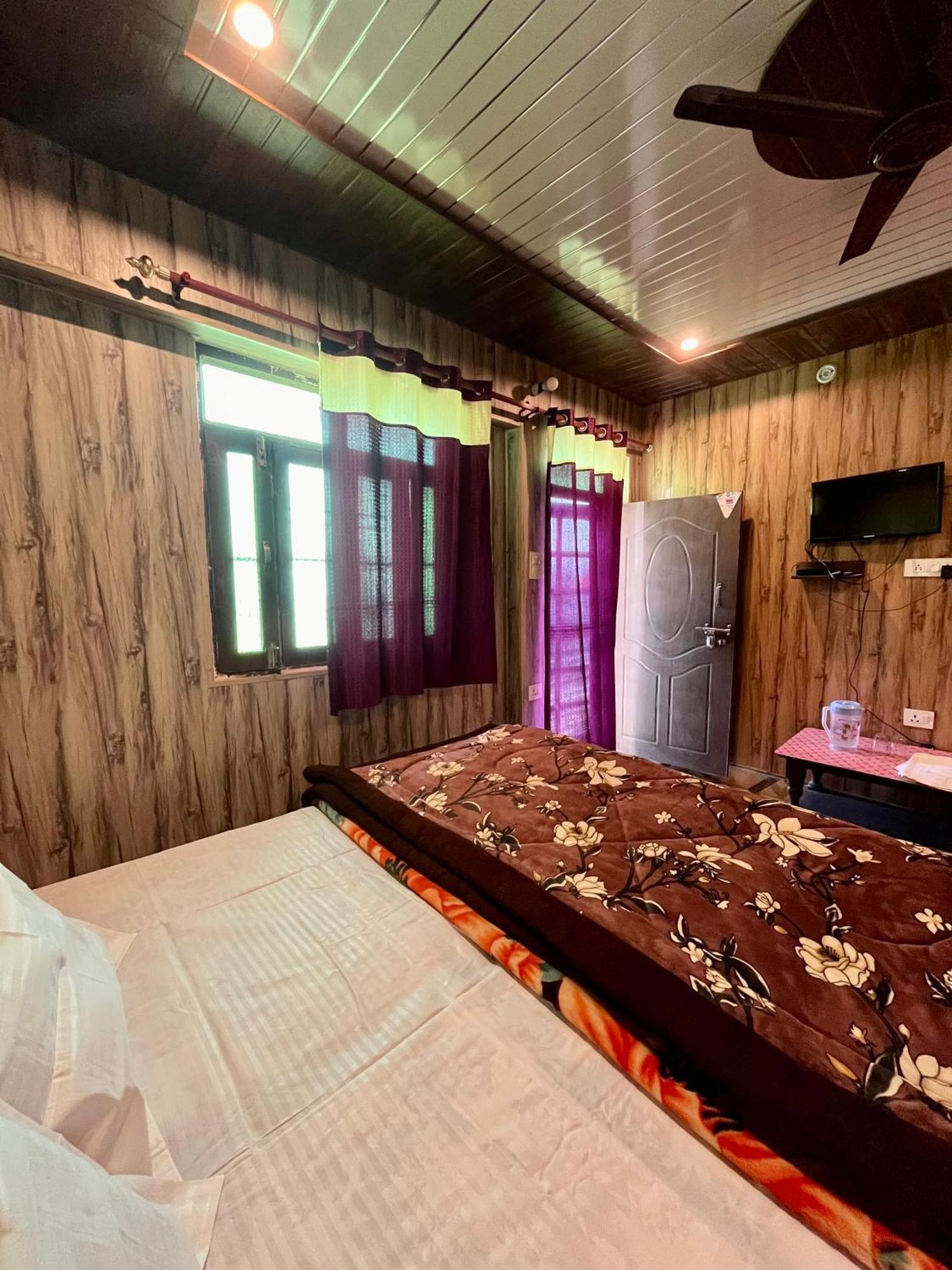Astha Guest House Gopeshwar Luaran gambar